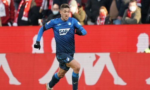 Andrej Kramarić je ubacio, a onda je pala autogolčina; pogledajte kako je branič Eintrachta, u maniri najboljih centarfora, zatresao vlastitu mrežu