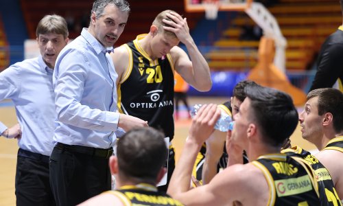 KK Split porazom završio sezonu u ABA ligi, ostao je na predzadnjem mjestu, ali je ipak izbjegao kvalifikacije za ostanak