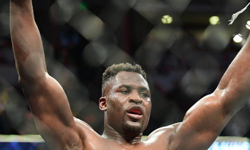UFC prvak u teškoj kategoriji želi hibridnu borbu s Tysonom Furyjem: Možda s MMA rukavicama ili bosonogi
