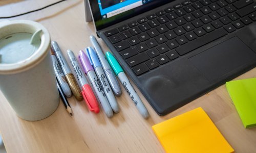 Poslodavci i sindikati: Rad na daljinu što prije uvesti u zakone