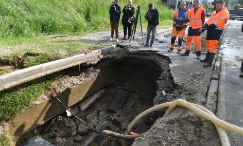[FOTO] Tomašević: Cjevovod koji je pukao je star 60 godina