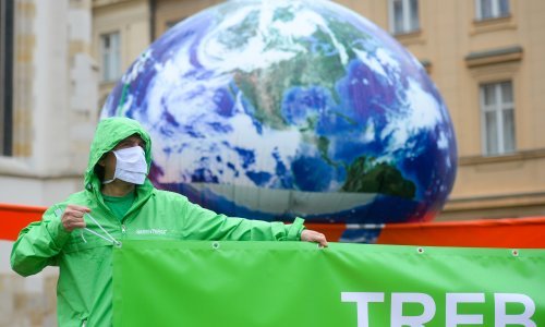 Greenpeace na Trgu bana Jelačića prikuplja potpise za zabranu fosilnih goriva