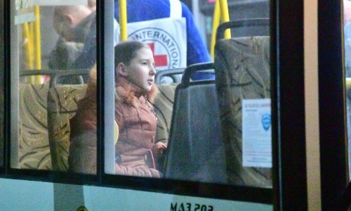 Civili se pod okriljem UN-a evakuiraju iz čeličane u Mariupolju