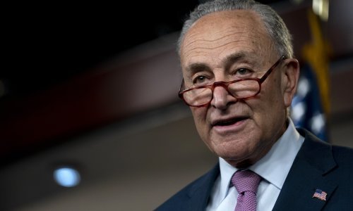 Schumer: Imovina ruskih oligarha 'na bubnju' za pomoć Ukrajini
