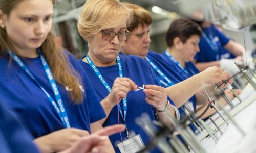 Globalna nestašica poluvodiča mogla bi zadavati probleme automobilskoj industriji do 2024.