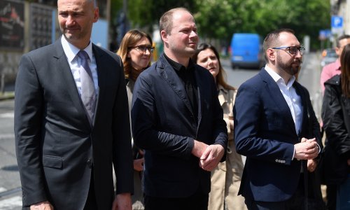 [FOTO/VIDEO] Tomašević sa suradnicima odao počast stradalima za vrijeme raketiranja Zagreba, poginulo je sedam građana