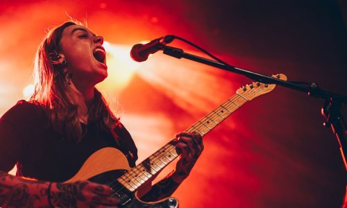 Kako je Julien Baker s pozornice Tvornice pokupila dijelove slomljenog srca Chan Marshall