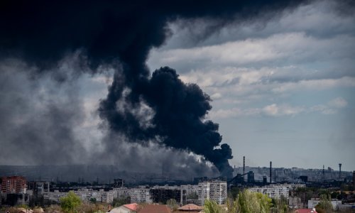 Macron dva sata telefonom razgovarao s Putinom; pozvao na evakuaciju iz Azovstala