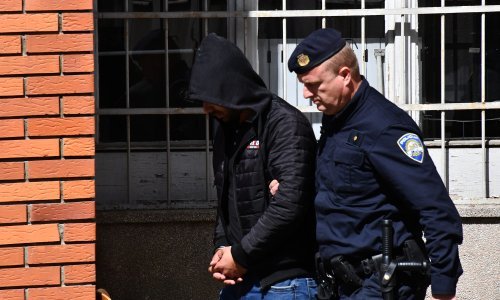 [FOTO/VIDEO] Roditelji malene Nikoll proglašeni krivima za smrt djevojčice! Majka je dobila 13, a otac sedam godina zatvora