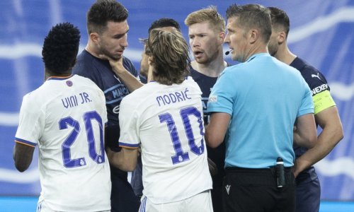 Luka Modrić se u uvodnim minutama fizički sukobio sa zvijezdom Cityja; prvo je bilo odgurivanja, pa je pala pljuska, a zatim hvatanje za vrat i loša gluma