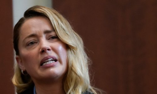 Nije mogla suspregnuti suze: Amber Heard vrlo je zorno opisala navodne prve udarce tadašnjeg supruga Johnnyja Deppa
