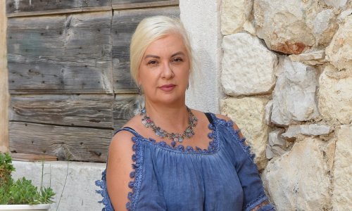 Danijela Dvornik pokazala kako gušta na Braču prije nego krene navala turista