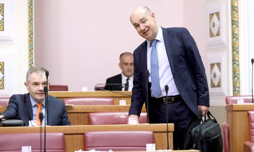 Sabor glasuje o uvođenju eura, raspuštanju kao i SDP-ovu zakonu o prekidu trudnoće