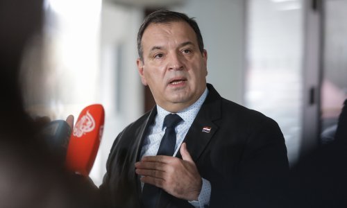 Beroš poslao dopis bolnicama; traži se popis medicinara koji se pozivaju na priziv savjesti