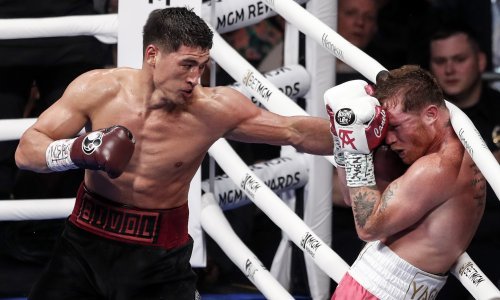 [FOTO] Neporaženi Rus na vrhu svijeta; priredio je iznenađenje i s trona je skinuo najboljeg boksača današnjice Canela Alvareza