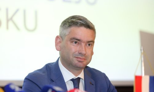 Miletić na polaganju vijenaca u Puli: Dan pobjede obilježavamo dok se na europskom tlu ratuje