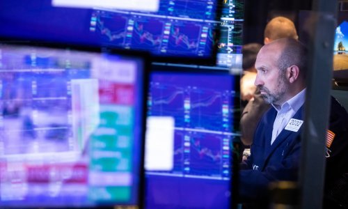 Wall Street blago pao nakon nestabilnog trgovanja, ulagači i dalje u strahu. Azijske burze porasle, dolar najjači u 20 godina