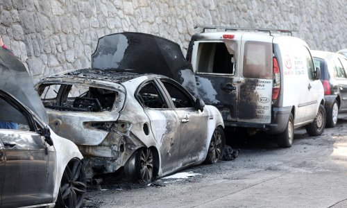[FOTO/VIDEO] Dolijala banda kriminalaca u Rijeci: Krivi su za nekoliko eksplozija automobila, dilanje droge...