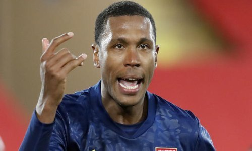 Otkriven je bizaran razlog zbog kojeg je Lyon prodao iskusnog stopera; stalno je prdio u svlačionici...