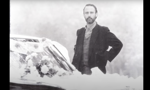 Nakon što je Boris Leiner objavio novu knjigu o Azri, Branimir Štulić  se opet obrušio na njega