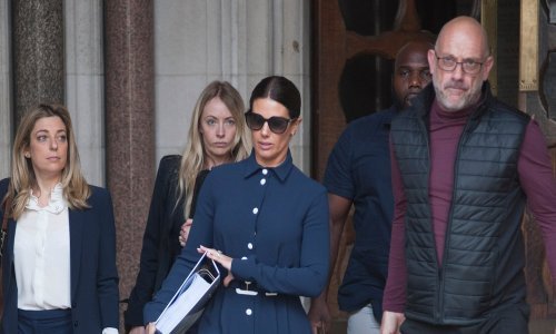 Započelo je suđenje desetljeća: Supruge nogometaša, Coleen Rooney i Rebekah Vardy, sukobit će se u sudnici, a svi se slažu u jednom: Ni jedna neće izaći kao pobjednica