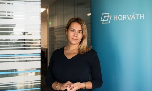 Kompanije su iz pandemije izašle optimistične, ključni izazov je podržati investicije u digitalizaciju, kadrove i održivost poslovanja