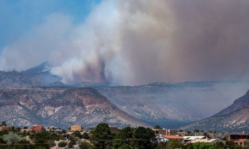 [FOTO] Šumski požari u Novom Meksiku prijete odmaralištima, dosad uništeno više od 300 kuća