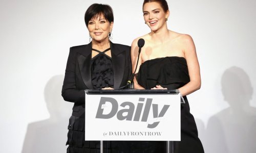 Kendall Jenner u sekundi je postala viralni hit: Pokušaji da nasjecka krastavac zgrozili su fanove, ali i njezinu majku