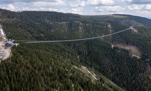 [FOTO] Nije za one koje se boje visine: Češka otvorila najduži viseći most na svijetu