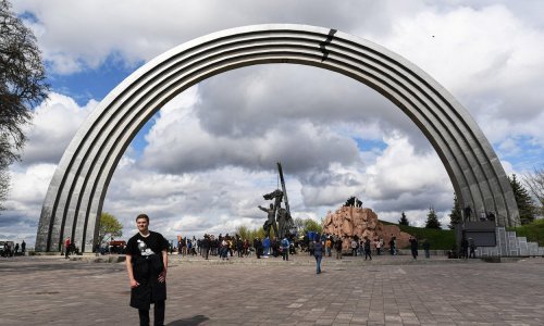 Ukrajina: Dekomunizirali smo sovjetski spomenik, sad se zove 'Luk slobode ukrajinskog naroda'