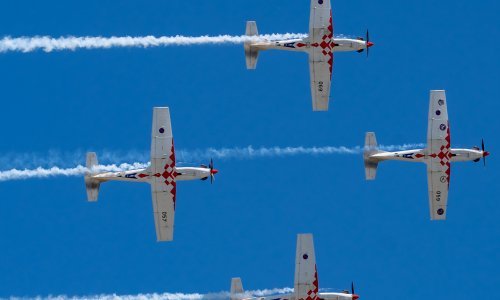 [FOTO] Krila Oluje dobila dva nova pilota, pogledajte što su pokazali na nebu iznad Zadra