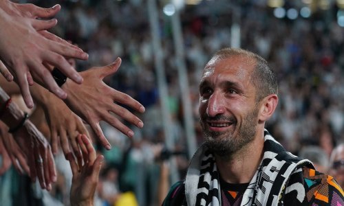 Giorgio Chiellini u 17. minuti napustio teren u Torinu, ali onda je cijeli stadion ustao i nagradio ga ovacijama