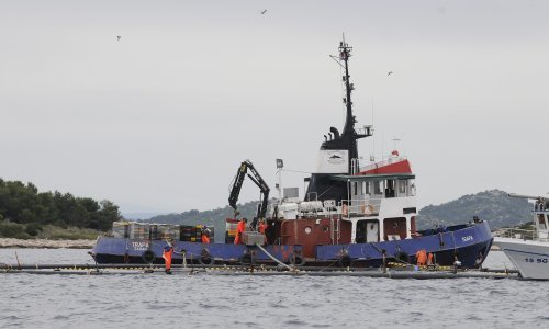 Predsjednik ceha: Ribarima neisplativ izlazak na more, gorivo lani 3,5 kuna, a danas 9,5 kuna