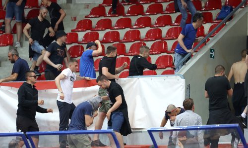 [VIDEO/FOTO] Drama u Zagrebu; sukob Bad Blue Boysa i policije u Draženovom domu oko kojeg je vladalo opsadno stanje. Ima i uhićenih