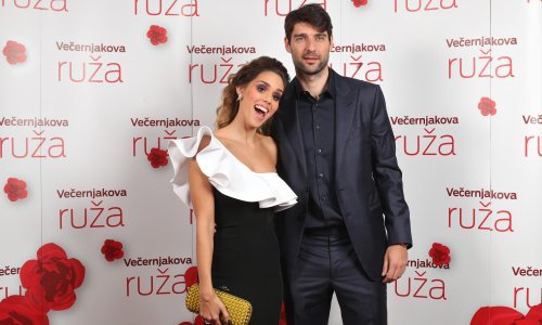 Franka Batelić i Vedran Ćorluka sina Viktora odveli su na Jarun i uživali u slobodnom poslijepodnevu