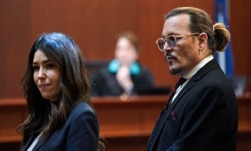 Tko je Camille Vasquez, atraktivna odvjetnica Johnnyja Deppa? Na klupi za svjedočenje 'slomila' je Amber Heard, a mnogi su posumnjali kako je u vezi sa slavnim glumcem