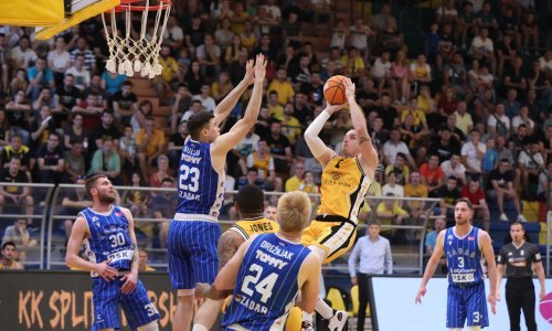 [FOTO] Split poveo u polufinalnoj seriji protiv Zadra; izjednačena utakmica trajala je od početka do kraja