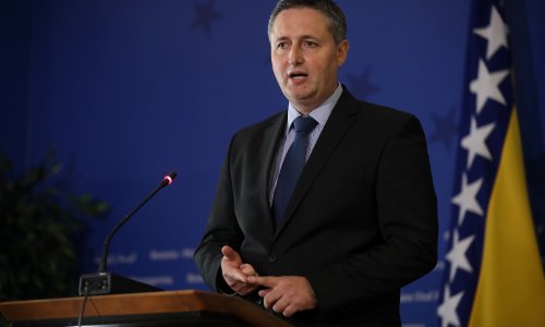 Denis Bećirović će se suprotstaviti Izetbegoviću u utrci za bošnjačkog člana Predsjedništva BiH
