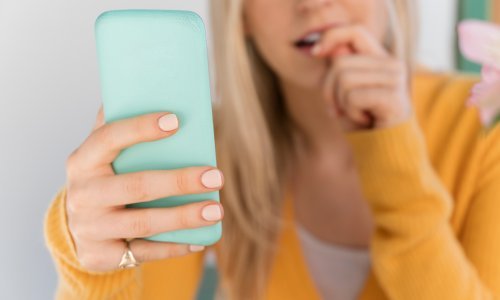 Imate problema sa spavanjem i koncentracijom, stalno ste uznemireni? Evo što 'doomscrolling' može imati s time