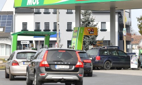 Što ste točili preko granice, točili ste: Orban zabranio povlaštenu cijenu za benzin vozilima koja nemaju mađarske tablice