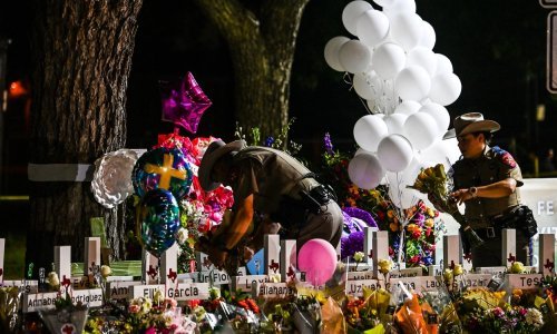 Zapovjednik policije Uvaldea na prisilnom dopustu jer je odgodio udar na ubojicu