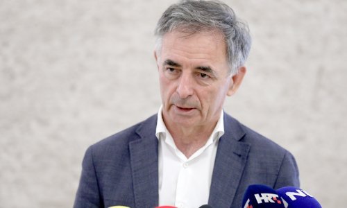 [VIDEO] Pupovac novinarima: Prestanite govoriti o navodnom zločinu, potražite činjenice, fotografije i dokumente