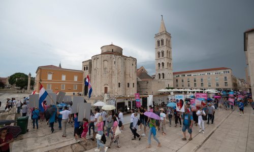 [FOTO] Splitska ginekologinja o slučaju Čavajda na Hodu za život: Naša država po zakonu radi nezakonito. HZZO nije smio platiti feticid u Sloveniji