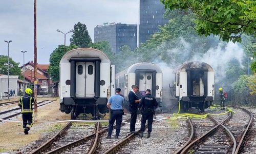 Požar na Glavnom kolodvoru u Zagrebu, gori nekoliko vagona