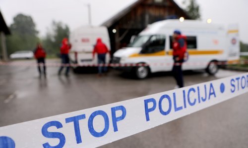 Helikopterom s mjesta tragedije izvučena olupina zrakoplova, sudjelovali policija, vojska i vatrogasci