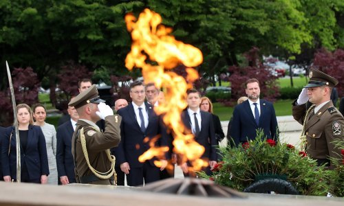Plenković i Jandroković položili vijence kod Spomenika domovini: 'Optužnice iz Srbije je politička provokacija'