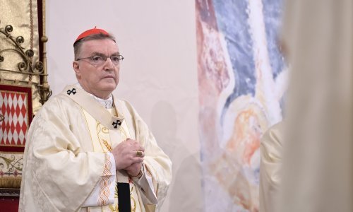 Kardinal Bozanić na misi za Domovinu: Ne možemo živjeti bez uočavanja onoga što se dogodilo, pandemije, potresa, rata u Ukrajini, sve to utječe i na život države