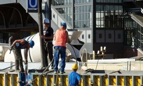 Uz ovakve plaće neće nam doći raditi niti stranci. Prosječna plaća recepcionera je manja od 5000, a dostavljač nema niti 4000 kuna