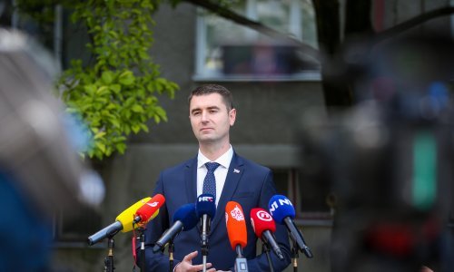 Ministar Filipović na štednji ima dva milijuna kuna, a vozi Mercedes vrijedan 337 tisuća kuna