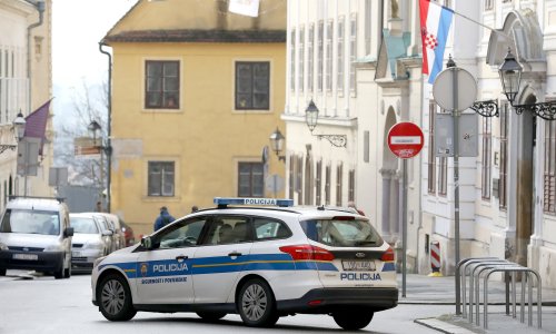 U centru Zagreba zaustavljen mladić u prometu: Nikad nije položio vozački pa mu je oduzet automobil i mora platiti 15 tisuća kuna